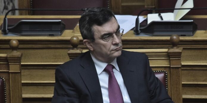 Ο αυτοεξεφτελισμός του Υφυπουργού Προστασίας του Πολίτη Λευτέρη Οικονόμου, στη Βουλή