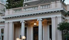 Η «κομματικοποίηση του εμβολίου» από την κυβέρνηση μείζον πρόβλημα