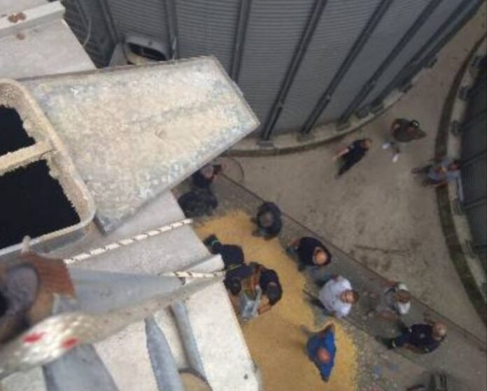 Απεγκλωβίστηκαν δύο εργάτες από σιλό Μύλων της Καλαμπάκας