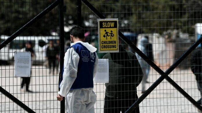 Δομές Φιλοξενίας: Επέστρεψαν οι μετανάστες σε Μαλακάσα – Αμυγδαλέζα