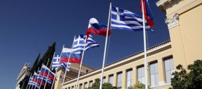 Η ρωσική πρεσβεία προειδοποιεί: «Αποφύγετε τις περιοχές που υπάρχουν πυρκαγιές στην Ελλάδα»