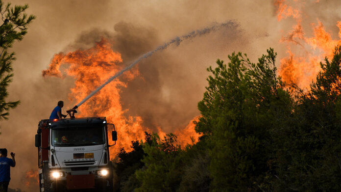 Εύβοια: Σε ετοιμότητα το Λιμενικό – Διαδοχικά τα μηνύματα του 112 για εκκένωση οικισμών-(ΦΩΤΟ)