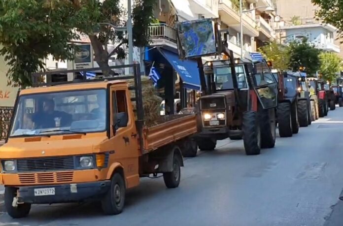 Κοζάνη: Με τα τρακτέρ στο κέντρο της πόλης – Διαμαρτυρία από αγρότες και κτηνοτρόφους (video)