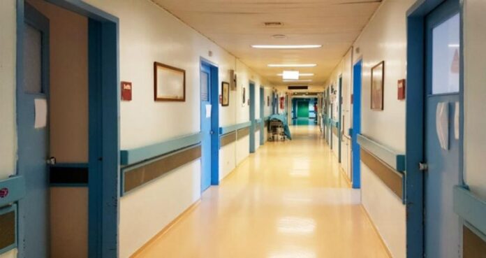 Πάτρα: 34χρονη έπεσε από τον 1ο όροφο του πανεπιστημιακού νοσοκομείου