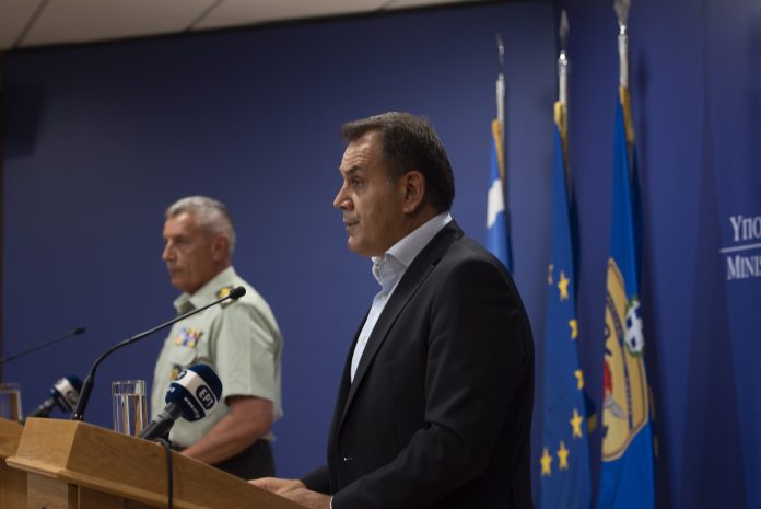 panagiotopoulos_floros5-696x465