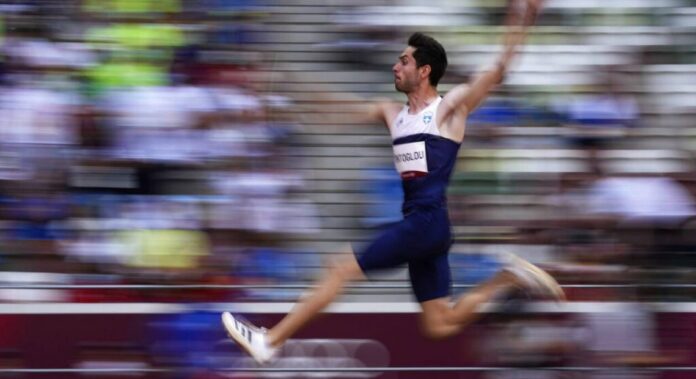 Ο Μητσοτάκης πανηγυρίζει για το χρυσό του Τεντόγλου. Ακούστε τον προπονητή Πομάσκι και θα καταλάβετε…