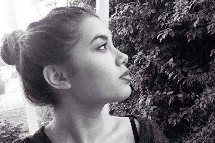 Έγκλημα στα Γλυκά Νερά: Έσβησαν τη λέξη «σύζυγος» από το μνήμα της Καρολάιν