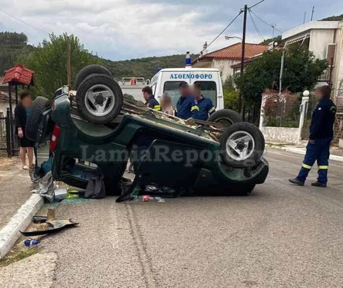 Μακρακώμη Φθιώτιδας: Ανατροπή αυτοκινήτου μέσα στην πόλη-(ΦΩΤΟ)