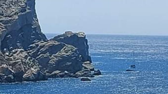 Φολέγανδρος: Επιχείρηση του Λιμενικού σε ιστιοπλοϊκό με μετανάστες