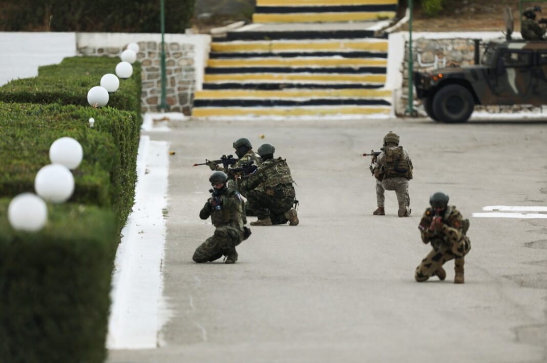 ÁÓÊÇÓÇ «HERCULES» (ÁÓÊÇÓÇ ÅÉÄÉÊÙÍ ÅÐÉ×ÅÉÑÇÓÅÙÍ ÅËËÁÄÁÓ-ÇÁÅ-ÓÁÏÕÄÉÊÇÓ ÁÑÁÂÉÁÓ-ÁÉÃÕÐÔÏÕ), ÓÔÏ ÌÅÃÁËÏ ÐÅÕÊÏ ÓÔÑÁÔÏÐÅÄÏ «ÕÐÏÓÔÑÁÔÇÃÏÕ ÁÍÄÑÅÁ ÊÁËËÉÍÓÊÇ»