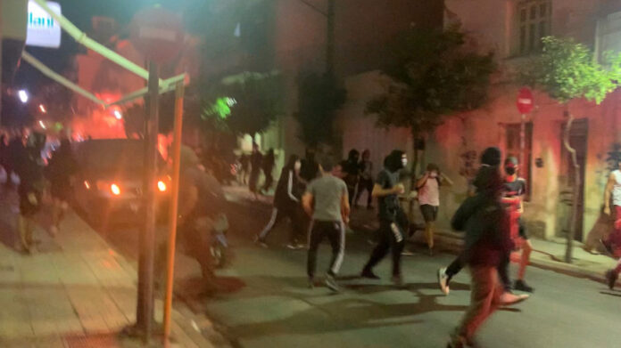 Επεισόδια στη Νίκαια μετά την πορεία για τα οκτώ χρόνια από τη δολοφονία του Παύλου Φύσσα-(VIDEO-ΦΩΤΟ)