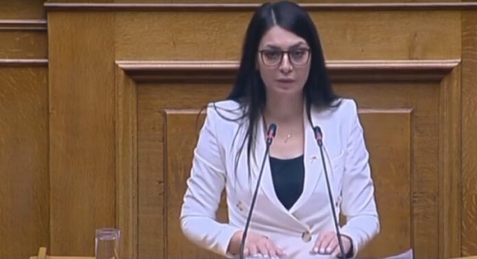 Bουλευτής του ΜέΡΑ25 καταγγέλλει ότι τα ΜΑΤ την έστειλαν στο νοσοκομείο (φωτο)