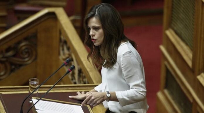 Έφη Αχτσιόγλου: Ο κ. Μητσοτάκης αδιαφόρησε για το γενικευμένο κύμα ακρίβειας