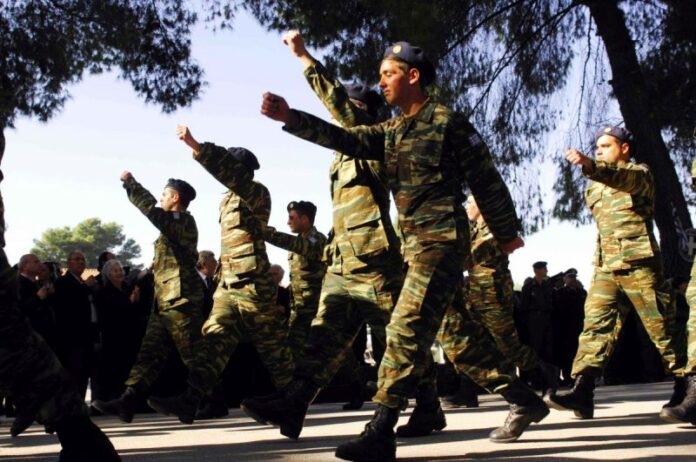 Η Νεολαία ΣΥΡΙΖΑ ζει σε άλλη Ελλάδα – Ζητά μείωση της στρατιωτικής θητείας στους τρεις μήνες