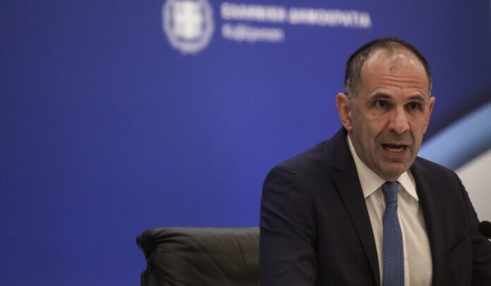 Γεραπετρίτης: «Άδικη τιμωρία για τους εμβολιασμένους η κλειστή αγορά και κοινωνία»