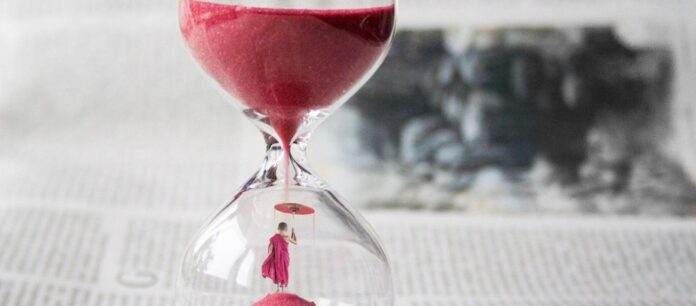 Έρχεται χειμώνας πείνας φτώχειας και κοινωνικών εκρήξεων – Η κλεψύδρα της κυβέρνησης αδειάζει