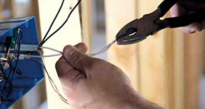 Τρίκαλα: Νεκρός από ηλεκτροπληξία 52χρονος στην Πιαλεία