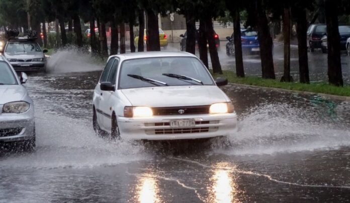 Κακοκαιρία «Μπάλλος»: Πλημμύρισαν σπίτια και αποθήκες στο Αγρίνιο (VIDEO)