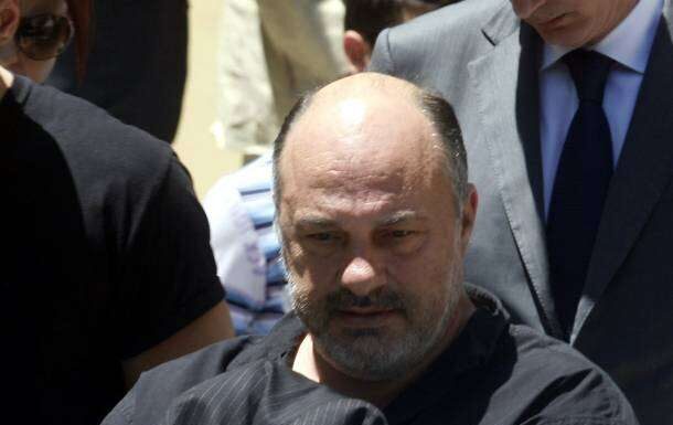 Τσαμπουκάδες Μπέου: “Θα σας κάνω μαύρους στο ξύλο” – Εντάσεις στο Δημαρχείο Βόλου (videos)
