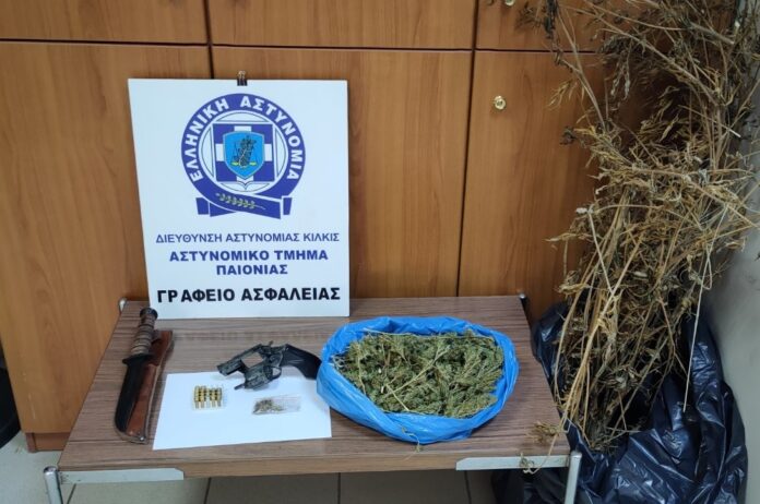 Θεσσαλονίκη: Ναρκωτικά, περίστροφο και μαχαίρι σε σπίτι 51χρονου