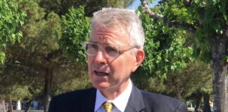 Κόντρα ΝΔ – ΣΥΡΙΖΑ στο φόντο των δηλώσεων του πρέσβη των ΗΠΑ για τις αμερικανικές βάσεις στην Ελλάδα