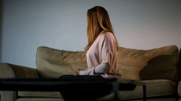 Βόλος: Την έσπασε στο ξύλο μπροστά στο παιδί τους – Απίστευτο περιστατικό ενδοοικογενειακής βίας