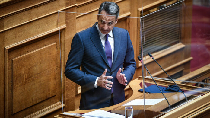 Μητσοτάκης στη Βουλή: Κοινωνία και Οικονομία δεν θα ξανακλείσουν