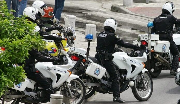 Θεσσαλονίκη: Άρπαξαν αλυσίδα από το λαιμό ηλικιωμένης και τους τσάκωσαν “Ζητάδες”