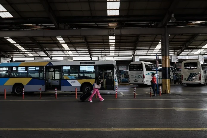 ΚΤΕΛ Αιτωλοακαρνανίας: Αρνητής έκανε μήνυση στον υπάλληλο επειδή δεν του έβγαζε εισιτήριο