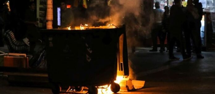 Πάτρα: Εμπρησμοί σε κάδους απορριμμάτων