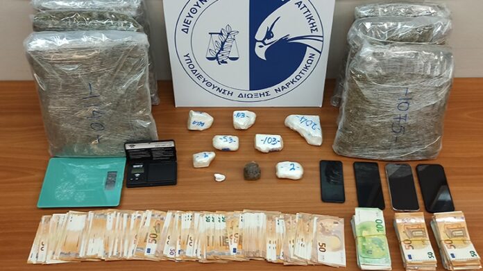 Σε καραντίνα αστυνομικοί της Δίωξης Ναρκωτικών μετά από έφοδο σε μεζονέτα της Γλυφάδας