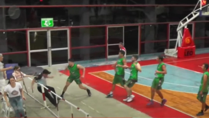Σοκ στην Αργεντινή: Παίκτης έριξε μπουνιά σε διαιτητή! (VIDEO)