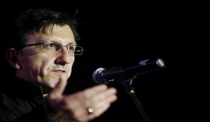 «Υπάρχει θέμα και με τη συμπεριφορά τους»: Αδιανόητο σχόλιο Πορτοσάλτε για τους διανομείς (VIDEO)