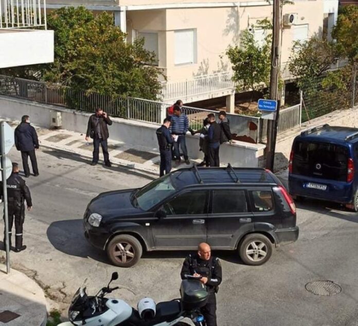 Κορωπί: Ξεκαθάρισμα λογαριασμών «βλέπει» η αστυνομία – Τι δείχνει ο πυροβολισμός του θύματος στο πόδι