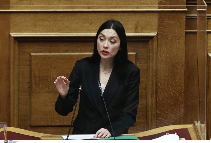 Γιαννακοπούλου: Καταψηφίζουμε τον νέο προϋπολογισμό αφηρημένης αισιοδοξίας και αμφίβολης βάσης