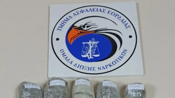 Τσάκωσαν τον προμηθευτή και τους αγοραστές κάνναβης