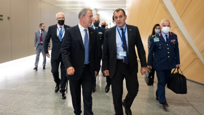 Επιμένει ο Τούρκος υπουργός Άμυνας Ακάρ: «Μάταιοι οι εξοπλισμοί της Ελλάδας»