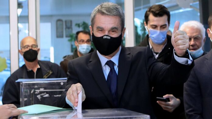 Λοβέρδος: Το ΠΑΣΟΚ έχει μέλλον, συνεχίζω δυνατά