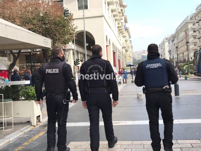 Τους έπιασαν στην Αριστοτέλους για διακίνηση λαθραίων τσιγάρων