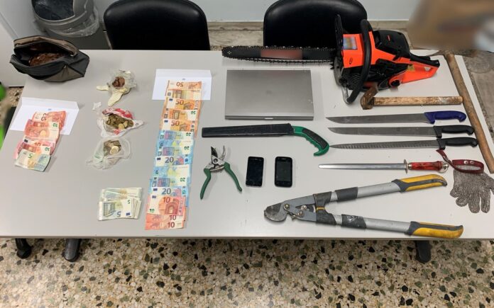 Με κλεμμένο Ι.Χ. διέρρηξαν επιχειρήσεις σε Καβάλα και Δράμα