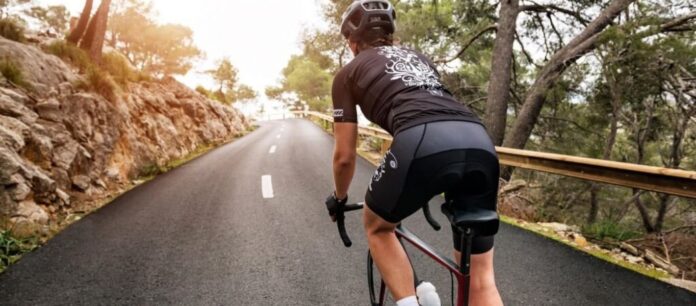 Βόλος: Ποδηλάτης παρασύρθηκε από ΙΧ όχημα – Μεταφέρθηκε με βαριά τραύματα στο νοσοκομείο