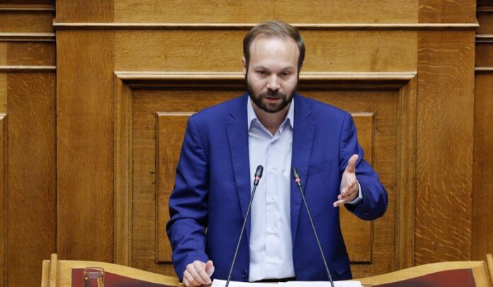 Επίθεση ΣΥΡΙΖΑ στην Κυβέρνηση για το ναυάγιο της Πάρου: «Μακριά από την πραγματικότητα του προσφυγικού»