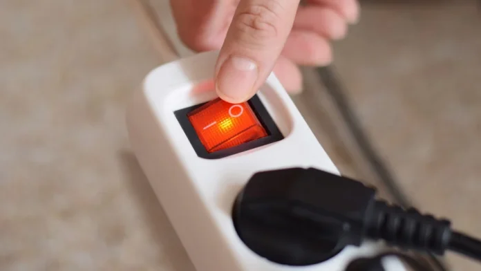 Λογαριασμοί ρεύματος: Γιατί ακόμη οι καταναλωτές δεν «βλέπουν» τις εκπτώσεις που ανακοινώθηκαν