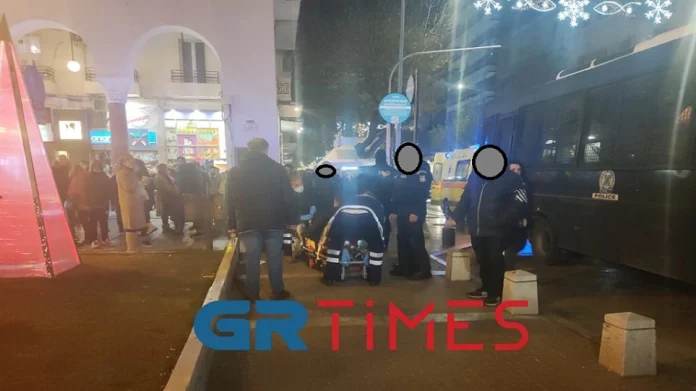 Θεσσαλονίκη: Ανήλικος τραυματίας από μαχαίρι μετά από συμπλοκή στην Αριστοτέλους