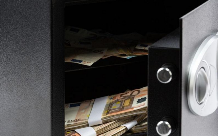 Διάρρηξη σε κλινική στη Λυκόβρυση – “Σήκωσαν” δύο χρηματοκιβώτια ενώ η αστυνομία ήταν έξω από το κτίριο