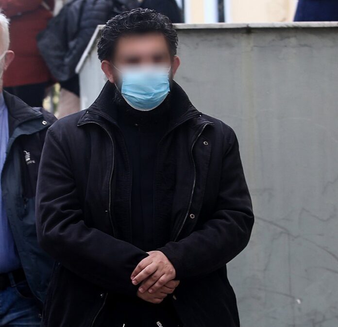 Ιερή… φρίκη: Πώς παγίδευε ανήλικες κοπέλες ο ιερέας στα Πατήσια