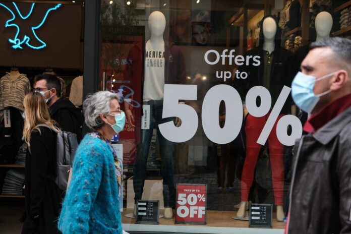 Ξεκινούν στις 10 Ιανουαρίου οι χειμερινές εκπτώσεις στα εμπορικά καταστήματα