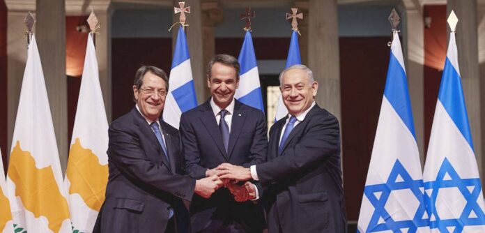 Αγωγός EastMed: Από τους κυβερνητικούς πανηγυρισμούς, στις… μαύρες πλερέζες