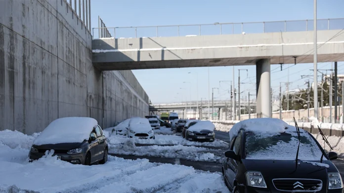 Το υπουργείο Υποδομών καλεί αύριο την Αττική Οδό για τις προϋποθέσεις της αποζημίωσης των 2.000 ευρώ