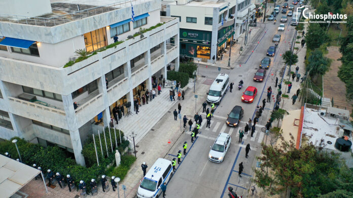 Η ΧΙΟΣ ΑΝΤΙΣΤΕΚΕΤΑΙ: Μεγαλειώδης αυτοκινητοπομπή κατά της δημιουργίας του ΚΥΤ (VIDEO-ΦΩΤΟ)